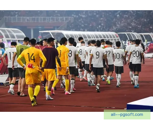 2026世界杯官方全新梦想微纪录带你探索绿茵传奇瞬间